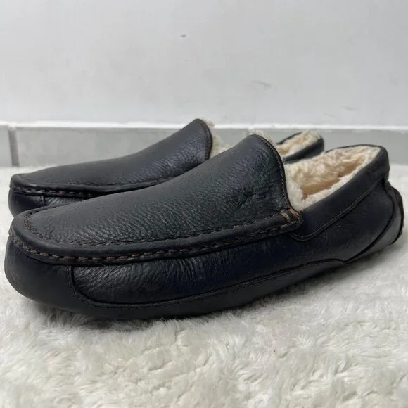 UGG #5379 Men's Black Ascot Leather Slipper Moccasins Shoes Size 12 - Picture 2 of 12